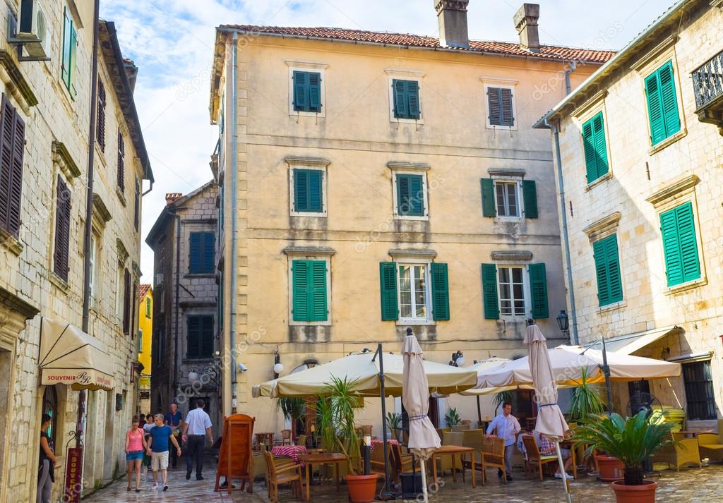 The cozy cafe – Stock Editorial Photo © efesenko #52097955