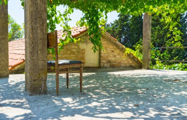 gölgeli köşkaz árnyékos pavilon