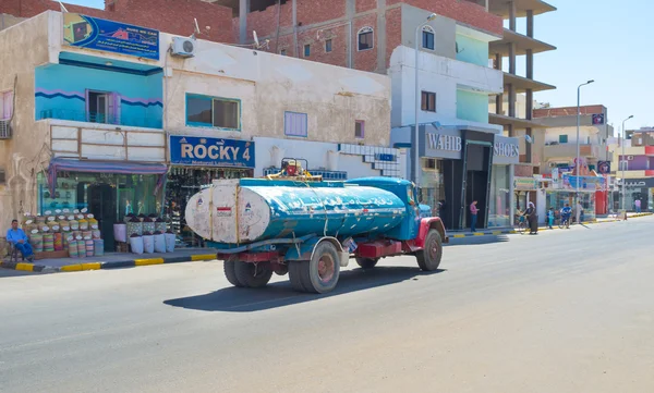 De oude tanker truck — Stockfoto