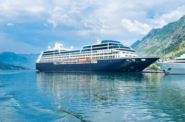 The cruise ship — Stock Photo, Image