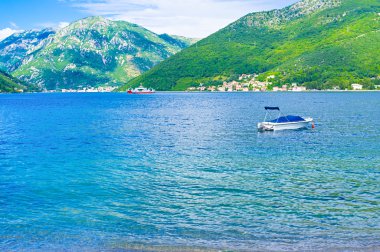 Feribot Kotor Bay