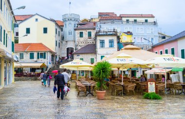 yağmurlu bir günde