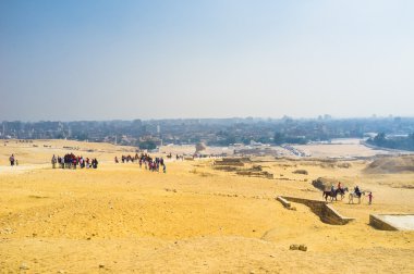 Çöldeki turistler