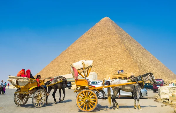 Aux pyramides avec confort — Photo