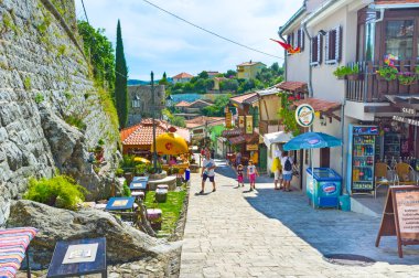 Eski şehirde yürüyüş