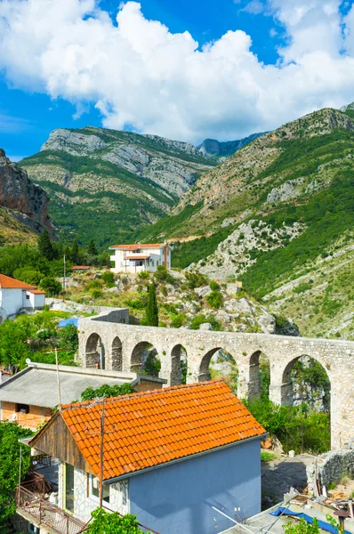 Aquädukt der Stari Bar — Stockfoto