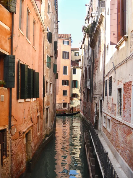 Il paesaggio urbano con gondola — Foto Stock