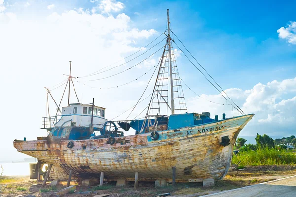 Le bateau en bois — Photo