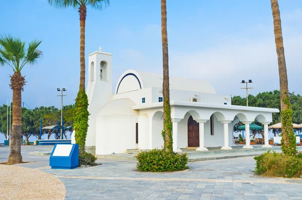 La iglesia en la costa — Foto de Stock