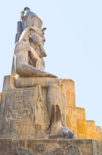 Egyptiska statyn — Stockfoto