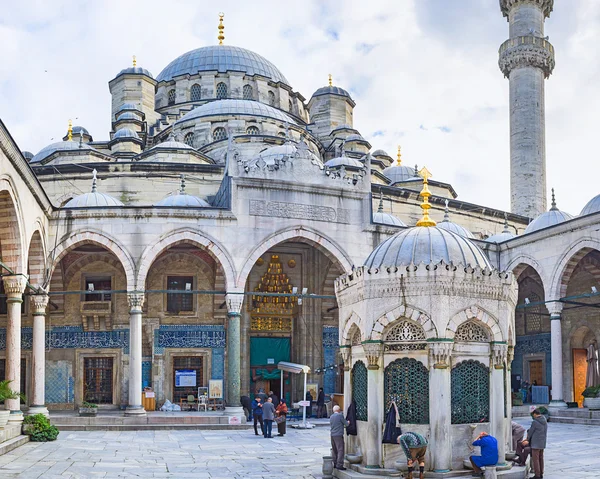 İbadet için hazırlanıyor