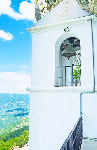 Der weiße Glockenturm — Stockfoto