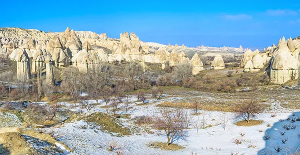 Die ungewöhnlich geformten Felsen — Stockfoto