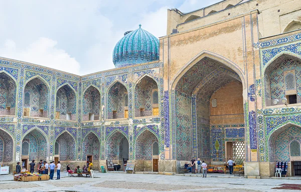 In de Sher-Dor Madrasah — Stockfoto