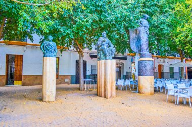 Alameda Meydanı 'ndaki üç heykelin kompozisyonu, boğa güreşçisi, flamenko dansçısı ve şarkıcı, Seville, İspanya