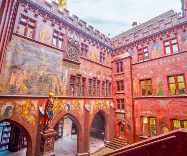 Basel Belediye Binası 'nın (Basler Rathaus) iç avlusunda freskler, Basel, İsviçre