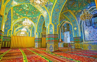 Tehran, Iran - 11 Ekim 2017: Dua salonu Şah'ın cami yapısı kemerli ve mavi gama, iyi döşenmiş desen üzerinde Ekim 11, Tahran, İran sahiptir.