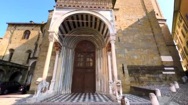 Beyaz Aslanların Kapısı (Porta dei Leoni Bianchi), Bergamo, İtalya