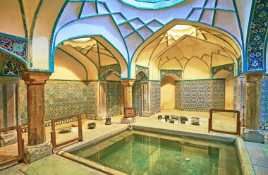 : Kerman, Iran - 15 Ekim 2017: Tarihsel banyo salonu, Ganjali Han hamam - süslü süsleme ve benzersiz stil, 15 Ekim'de Kerman ile Ortaçağ İran mimarisinin güzel bir örnek.