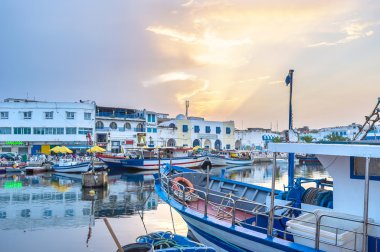 bağlantı noktası günbatımında