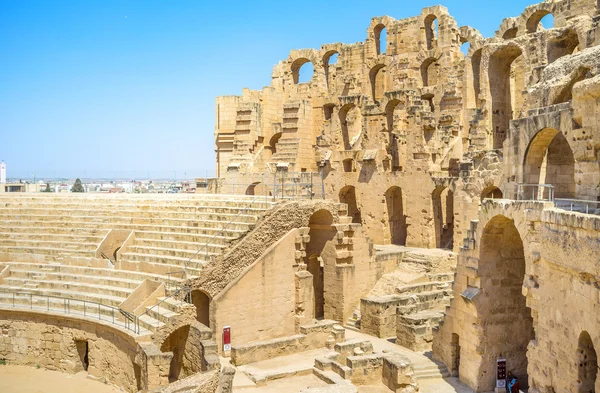 El Jem ziyaret — Stok fotoğraf