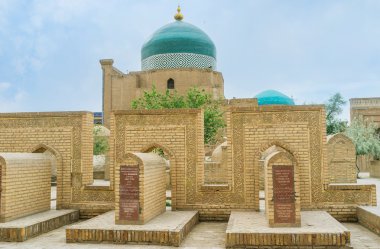 Pahlavon Mahmud Türbesi