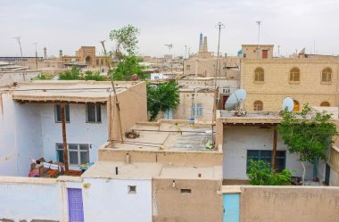 Eski Hiva içinde yürüyüş 