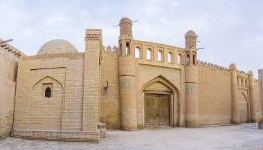 Hareket ettirildiğinde kapıları