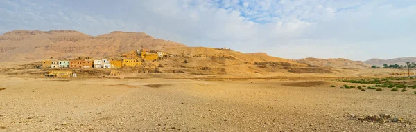 Panorama des collines thébaines — Photo