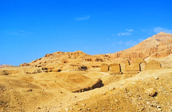 De ruïnes in woestijn — Stockfoto