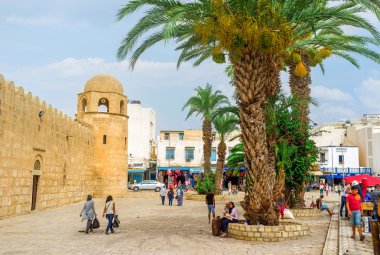 Sousse içinde kalabalık kare