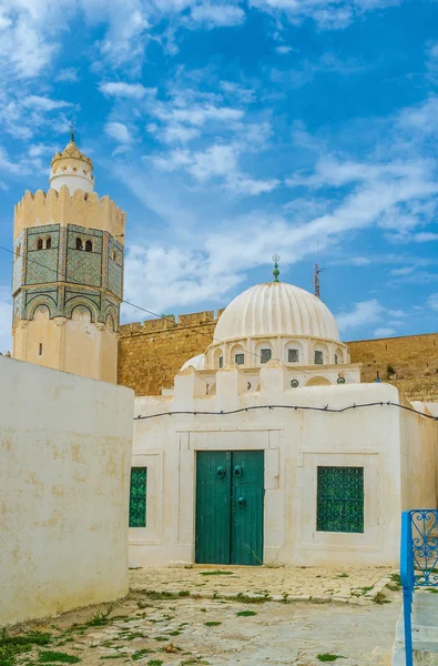 The mosque with octagonal minaret — Stockfoto