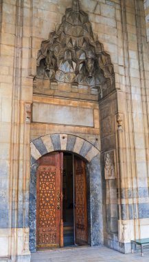 Mevlana Türbesi ziyaret etti