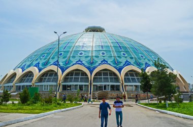 The dome of Chorsu Bazaar