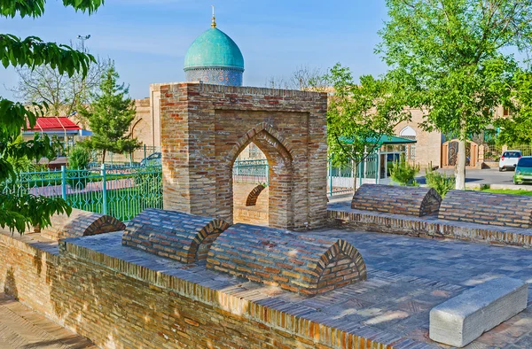 The old mausoleum — Stock Photo, Image