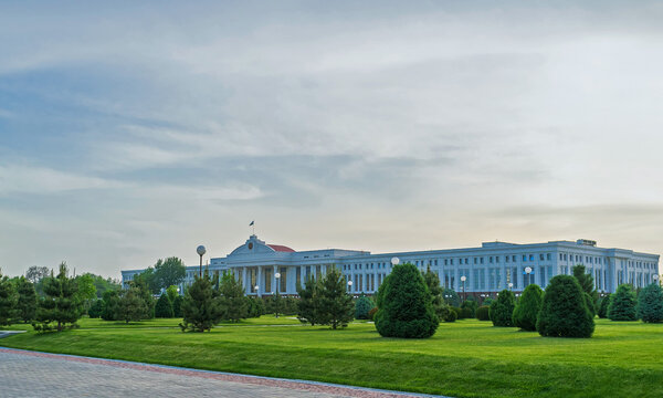 Здание парламента в Ташкенте
 