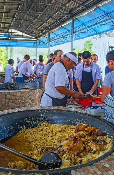 Il piatto nazionale uzbeko — Foto Stock