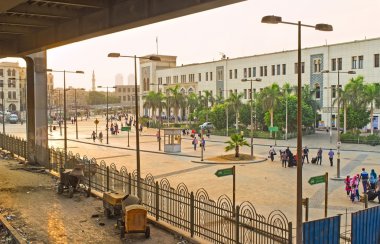 Köprünün altında