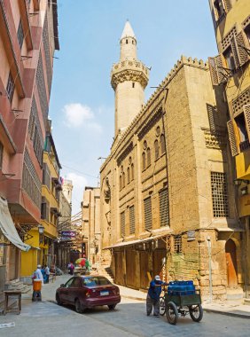 The narrow streets of Cairo