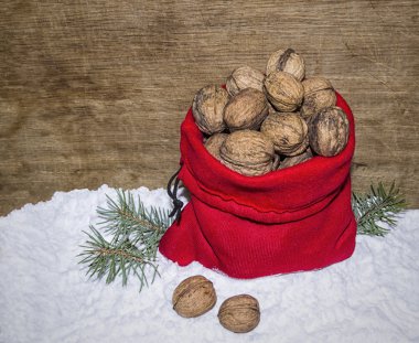 Nutlets olan yeni yıl torba