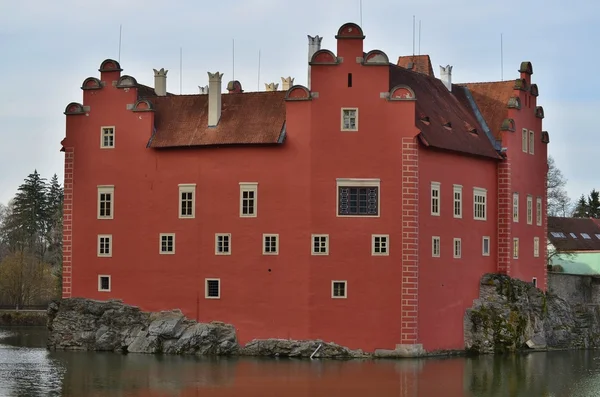 Vackra slottet historiskt monument Cervena Lhota, södra Bohem — Stockfoto