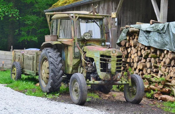 Gamla tjeckiska Zetor traktorer — Stockfoto