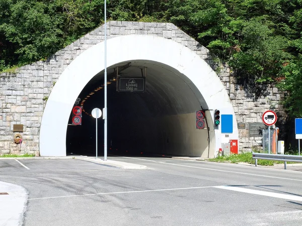 Túnel de carretera alpino Ljubelj — Foto de Stock