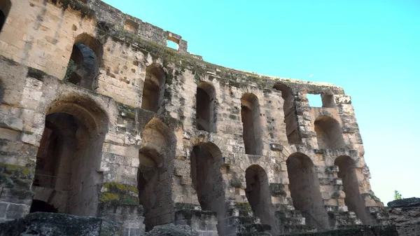 Ancient Roman ruins. Ancient amphitheater located in El Jem, Tunisia. Panoramic view. Historic Landmark — Stock Photo, Image