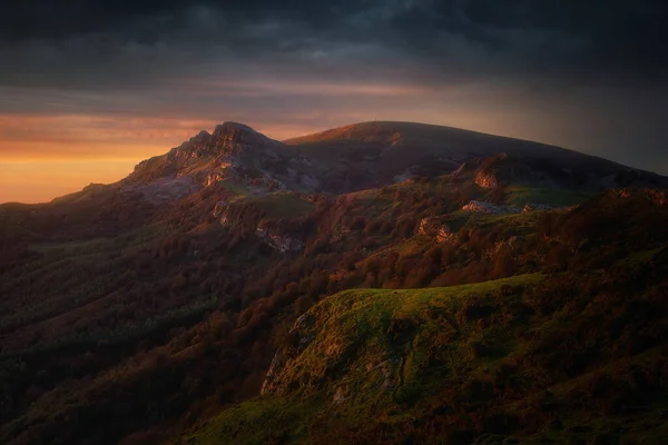 Montagna Gorbea All Alba — Foto Stock