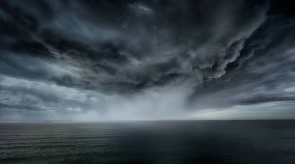 Nuvens Tempestuosas Chuva Com Céu Dramático — Fotografia de Stock