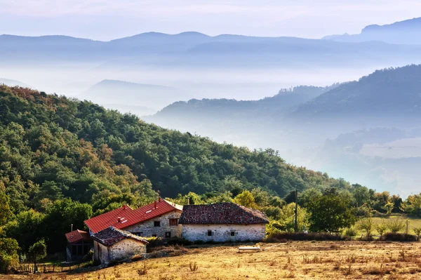 Case in ozeka, nella valle dell'aiara — Foto Stock