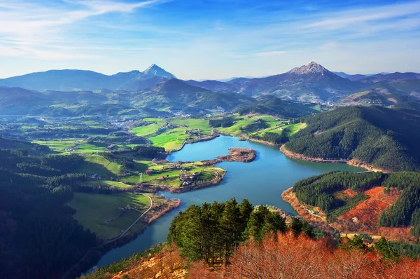 Embalse de Urkulu en el País Vasco — Foto de Stock