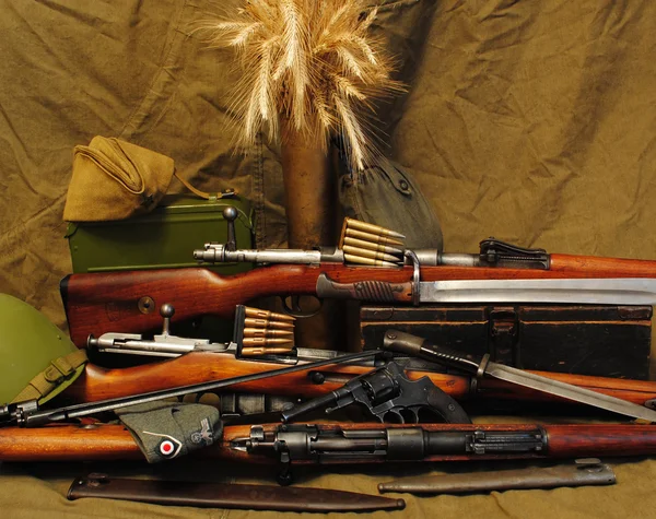 Collage de fusiles rusos y alemanes Fotos de stock libres de derechos