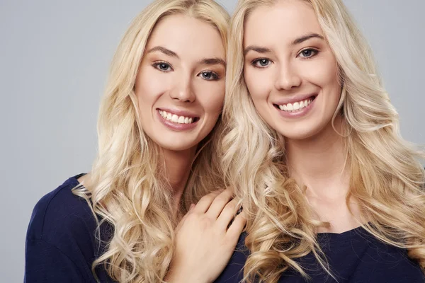 Jonge blonde meisjes — Stockfoto